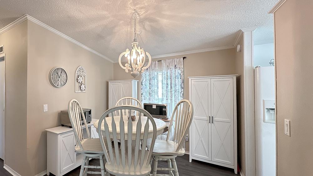 2 Bed 2 Bath 1994 Chan - single wide - in Lady Lake, FL - photo 3 of 12