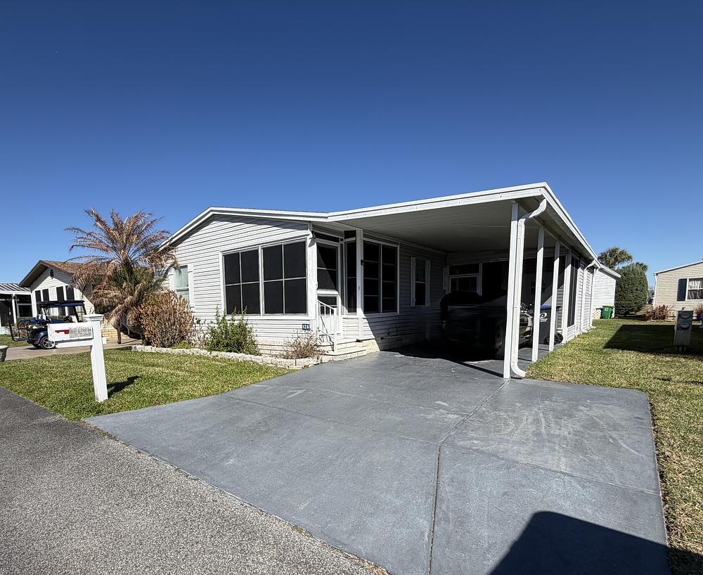 2 Bed 2 Bath 1991 Barr — 1 / 12