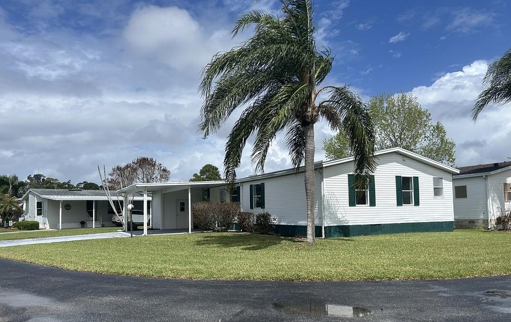 2 Bed 2 Bath 1995 Homes Of Merit — 1 / 12