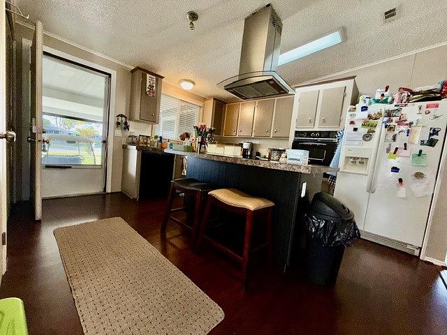 2 Bed 2 Bath 1990 Fuqu - double wide - in Auburndale, FL - photo 3 of 12