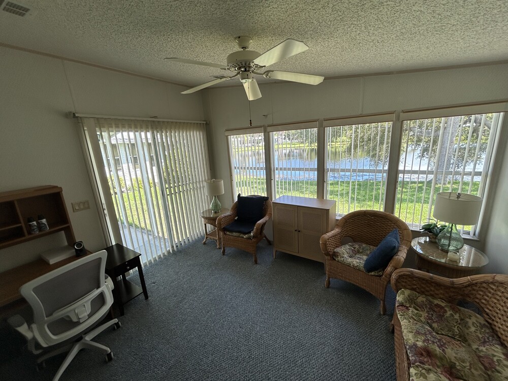 2 Bed 2 Bath 1994 Homr - double wide - in Merritt Island, FL - photo 8 of 12
