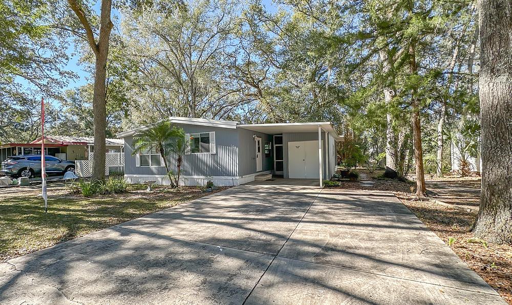 2 Bed 2 Bath 1983 Palm Harbor — 1 / 12