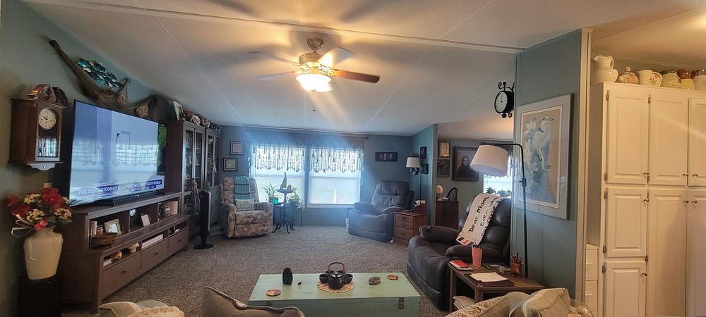 3 Bed 2 Bath 1993 Mobile Home - double wide - in Orlando, FL - photo 5 of 12