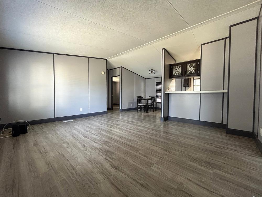 3 Bed 2 Bath 2000 Skyo - single wide - in Davenport, FL - photo 3 of 12