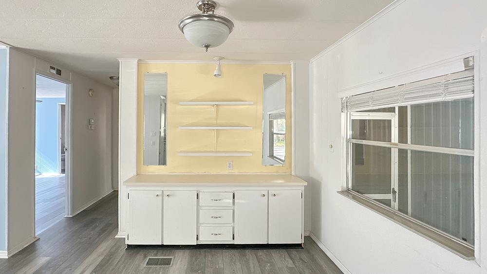2 Bed 2 Bath 1983 Palm Harbor - single wide - in Lady Lake, FL - photo 7 of 12