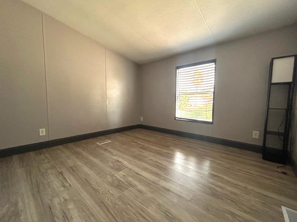 3 Bed 2 Bath 2000 Skyo - single wide - in Davenport, FL - photo 4 of 12
