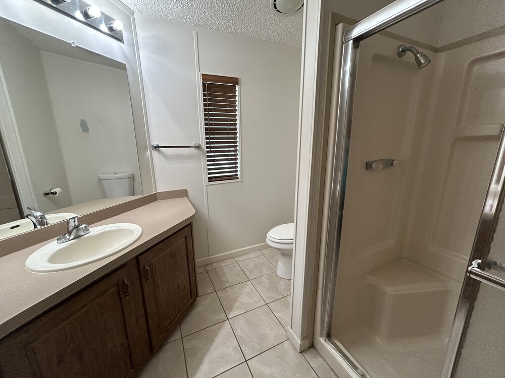 2 Bed 2 Bath 1994 Other - single wide - in Merritt Island, FL - photo 8 of 12