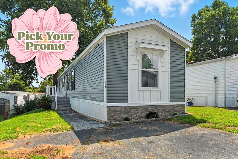 3 Bed 2 Bath 2025 Clayton — 1 / 12