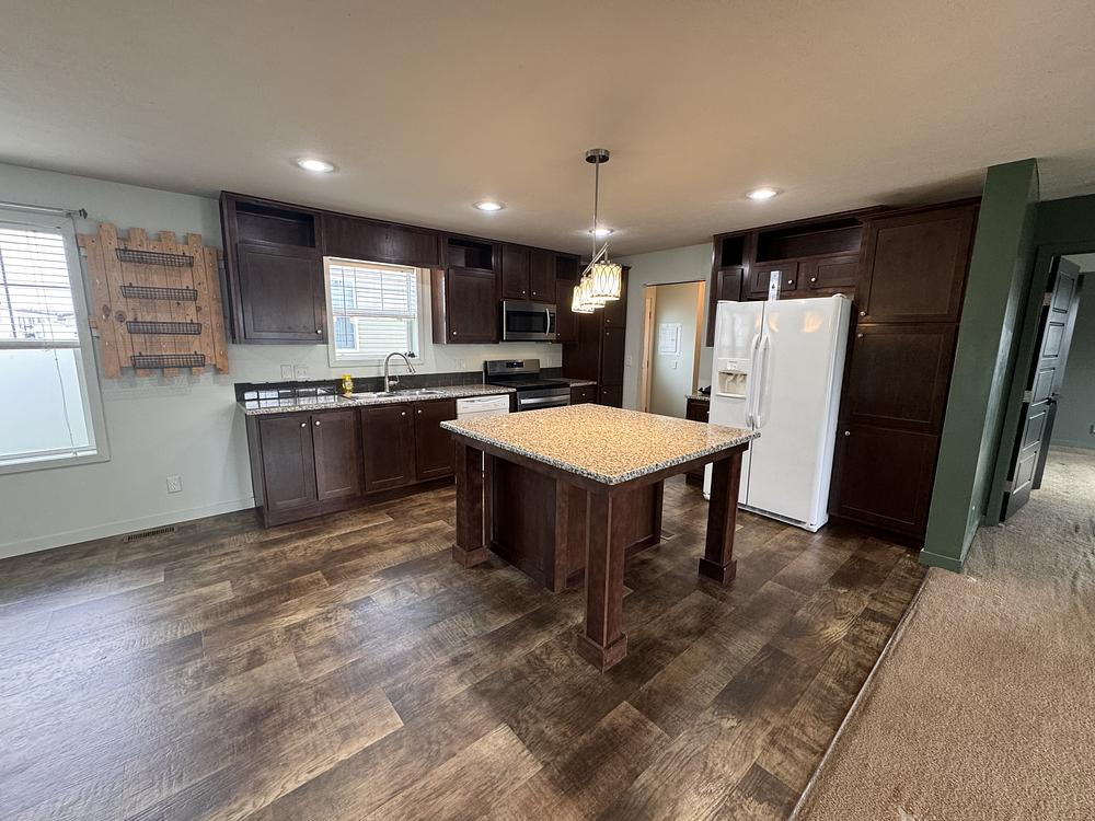 4 Bed 2 Bath 2017 Clayton - double wide - in Jackson, MI - photo 6 of 12