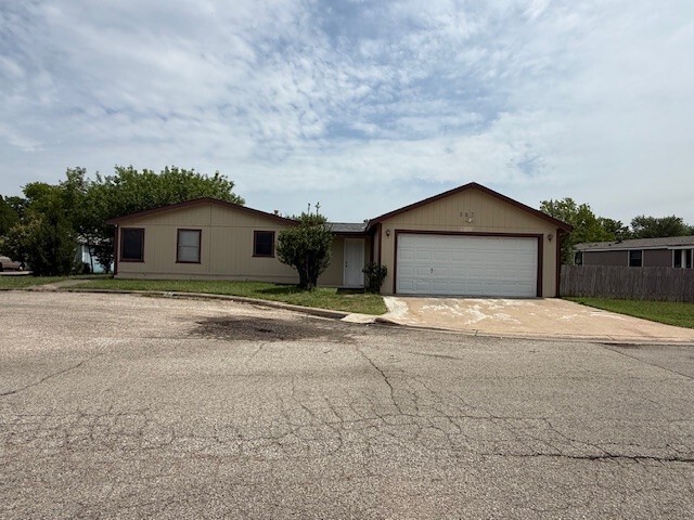 3 Bed 2 Bath 1984 Fleetwood — 1 / 12
