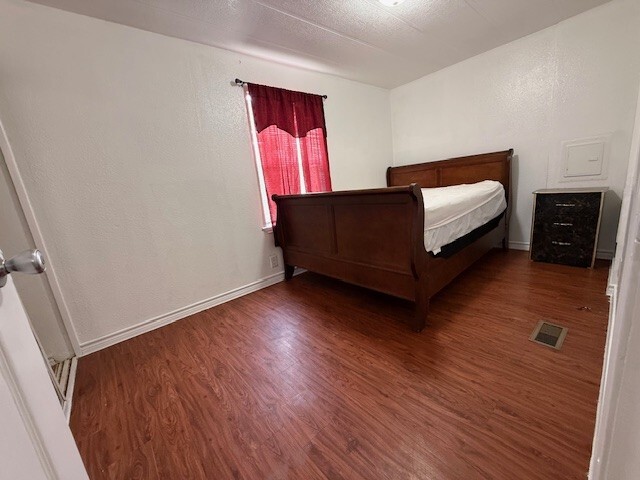 3 Bed 2 Bath 1984 Fleetwood - double wide - in Austin, TX - photo 3 of 12