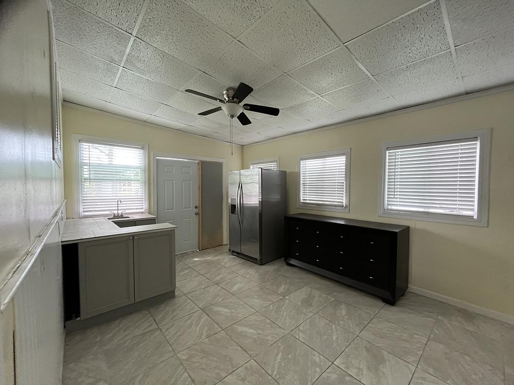 2 Bed 2 Bath 1980 Home - single wide - in North Fort Myers, FL - photo 8 of 12