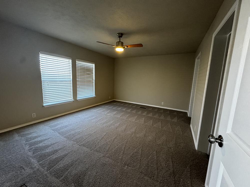 4 Bed 2 Bath 2011 Cmh - double wide - in Austin, TX - photo 3 of 10