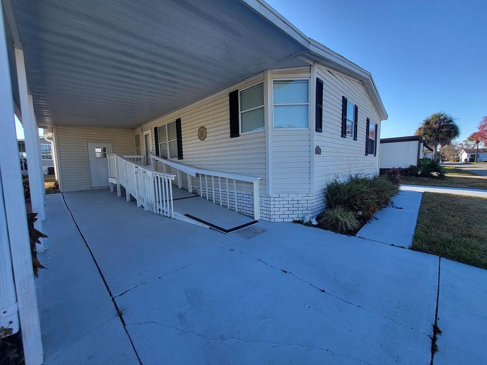 2 Bed 2 Bath 1992 Palm - single wide - in Orlando, FL - photo 5 of 12