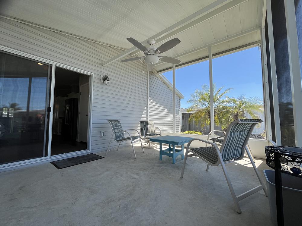 2 Bed 2 Bath 2005 Mobile Home - single wide - in North Fort Myers, FL - photo 2 of 12