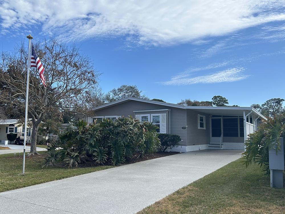 2 Bed 2 Bath 1993 Jacobsen — 1 / 12