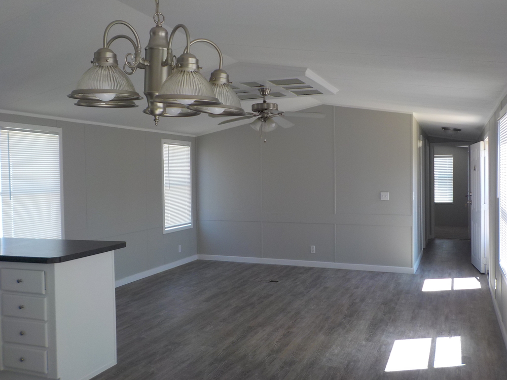 3 Bed 2 Bath 1998 Palm Harbor - double wide - in San Antonio, TX - photo 4 of 12