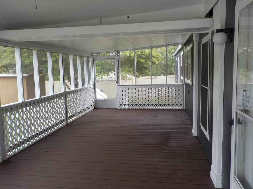 3 Bed 2 Bath 2002 Hbos Mfg Lp - double wide - in San Antonio, TX - photo 4 of 12