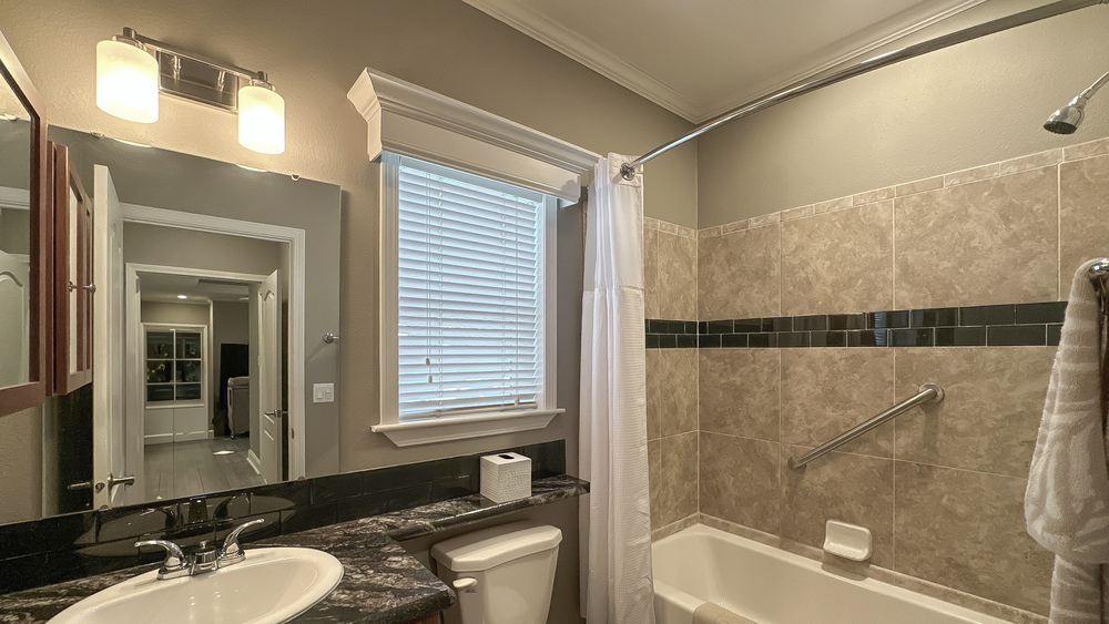 3 Bed 2.5 Bath 2017 Skyline - double wide - in Lady Lake, FL - photo 9 of 12