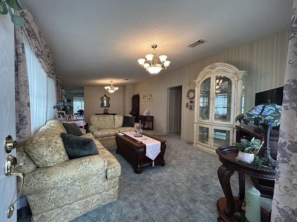2 Bed 2 Bath 1988 Other - double wide - in Merritt Island, FL - photo 3 of 12