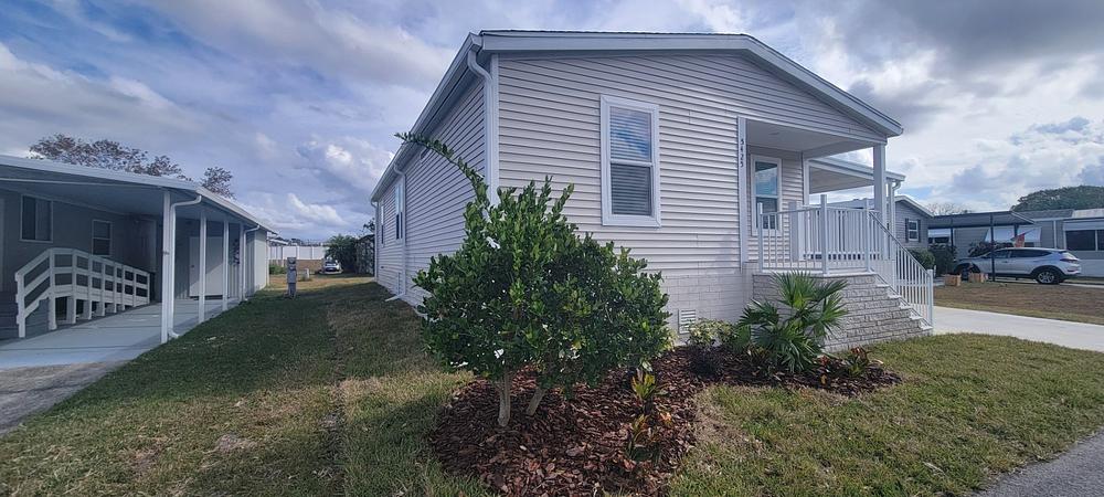 2 Bed 2 Bath 2025 Palm Harbor — 1 / 12