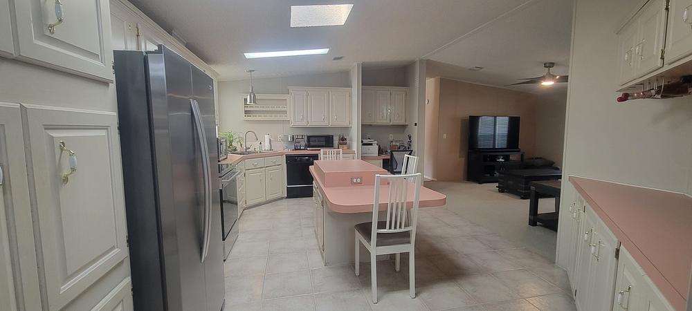 3 Bed 2 Bath 1994 Mobile Home - double wide - in Orlando, FL - photo 8 of 12