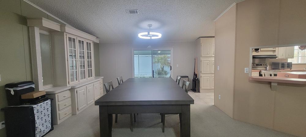 3 Bed 2 Bath 1994 Mobile Home - double wide - in Orlando, FL - photo 9 of 12