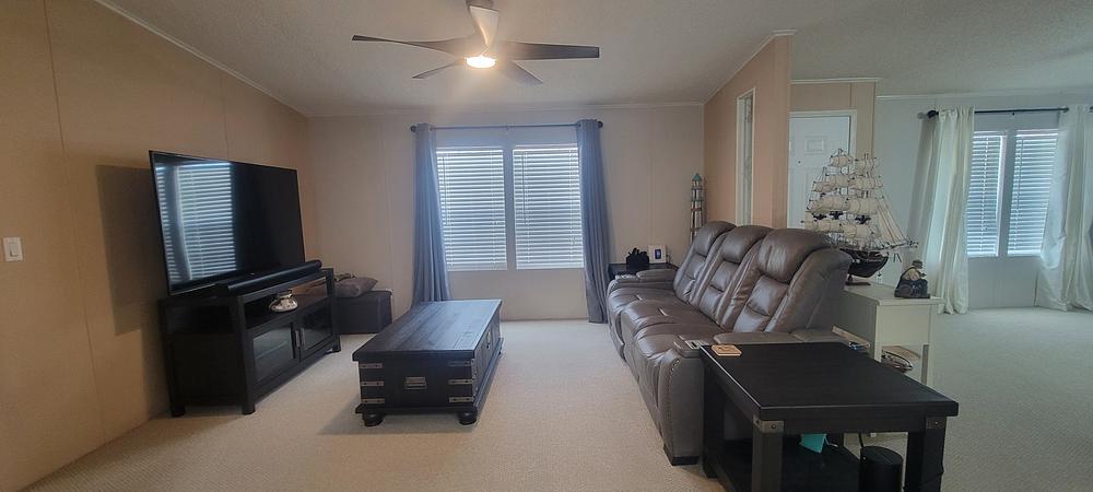 3 Bed 2 Bath 1994 Mobile Home - double wide - in Orlando, FL - photo 6 of 12