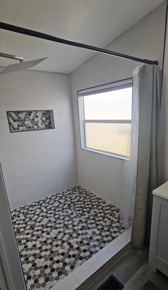 3 Bed 2 Bath 2001 Redman — 1 / 10