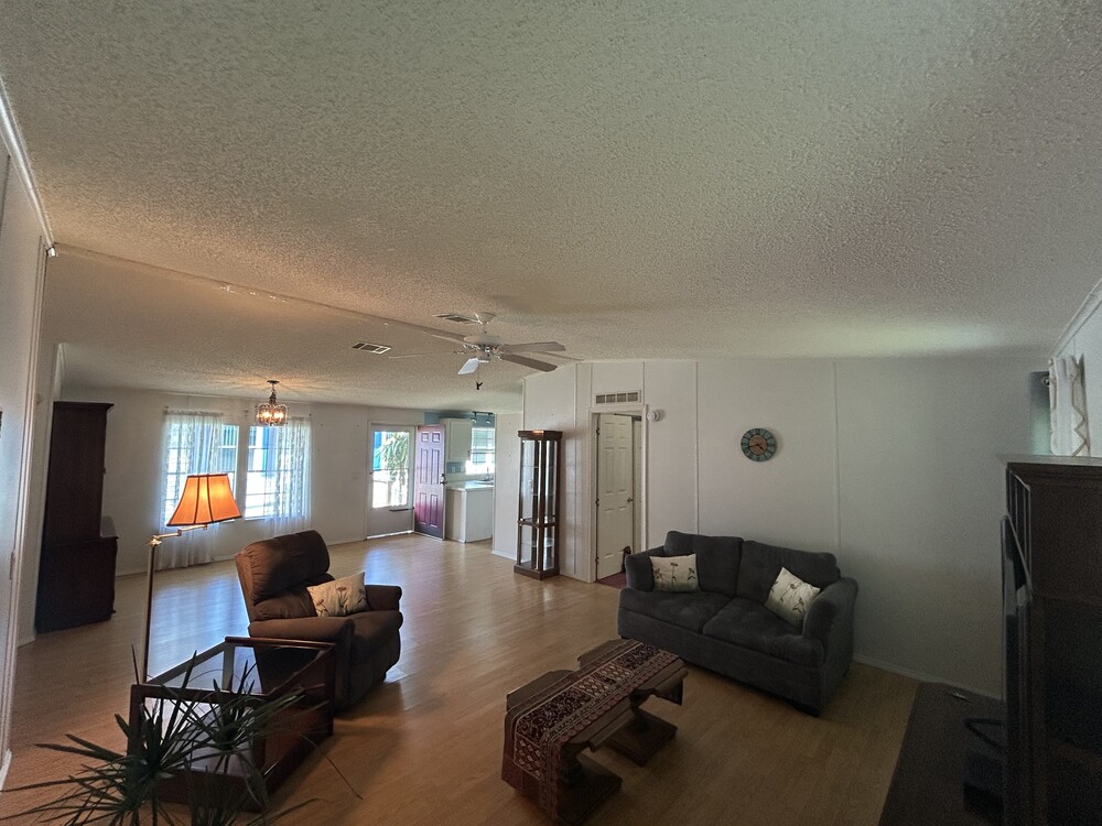 3 Bed 2 Bath 1994 Home - double wide - in Merritt Island, FL - photo 5 of 12