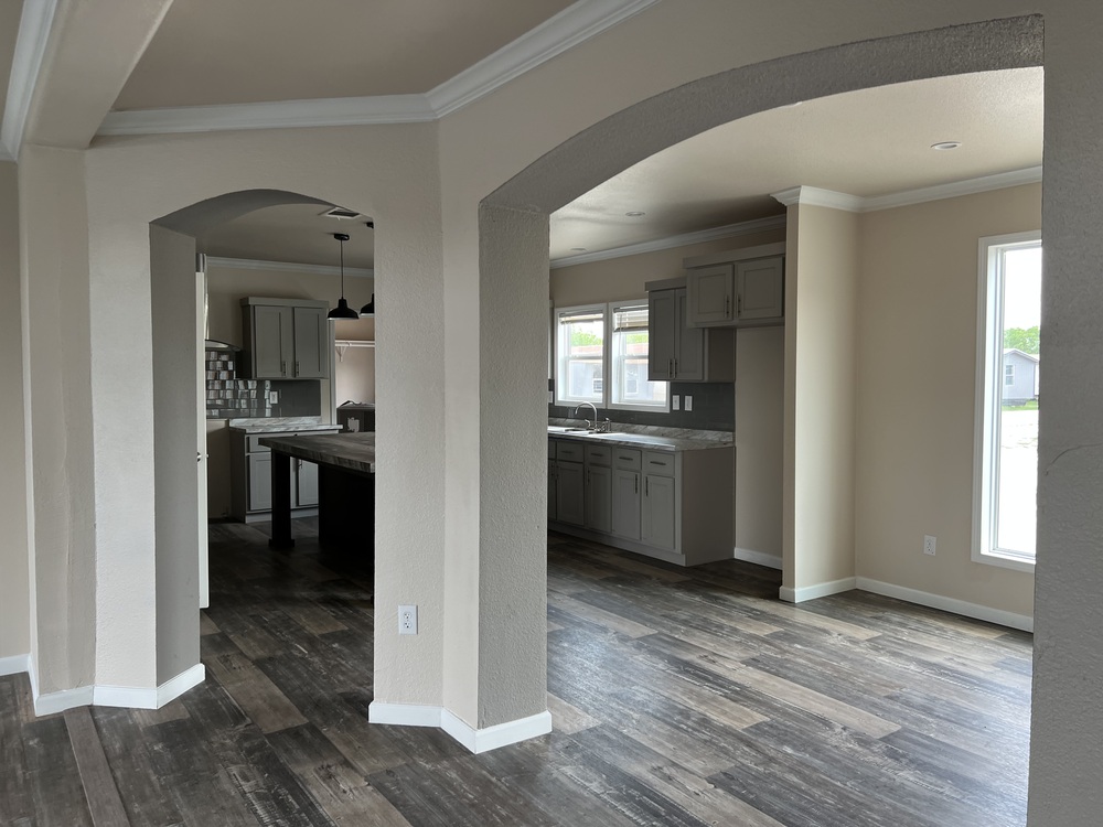 Excellent Condition 2021 Champion 32x76 4/2 - double wide - in San Antonio, TX - photo 5 of 12