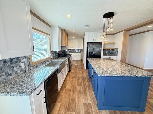 TX, PASADENA - 2022 LIZZIE multi section for sale. - double wide - in Pasadena, TX - photo 3 of 9