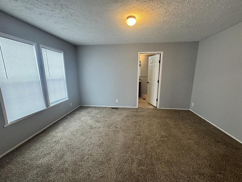 3 Bed 2 Bath 2014 Clayton - double wide - in Jackson, MI - photo 4 of 12