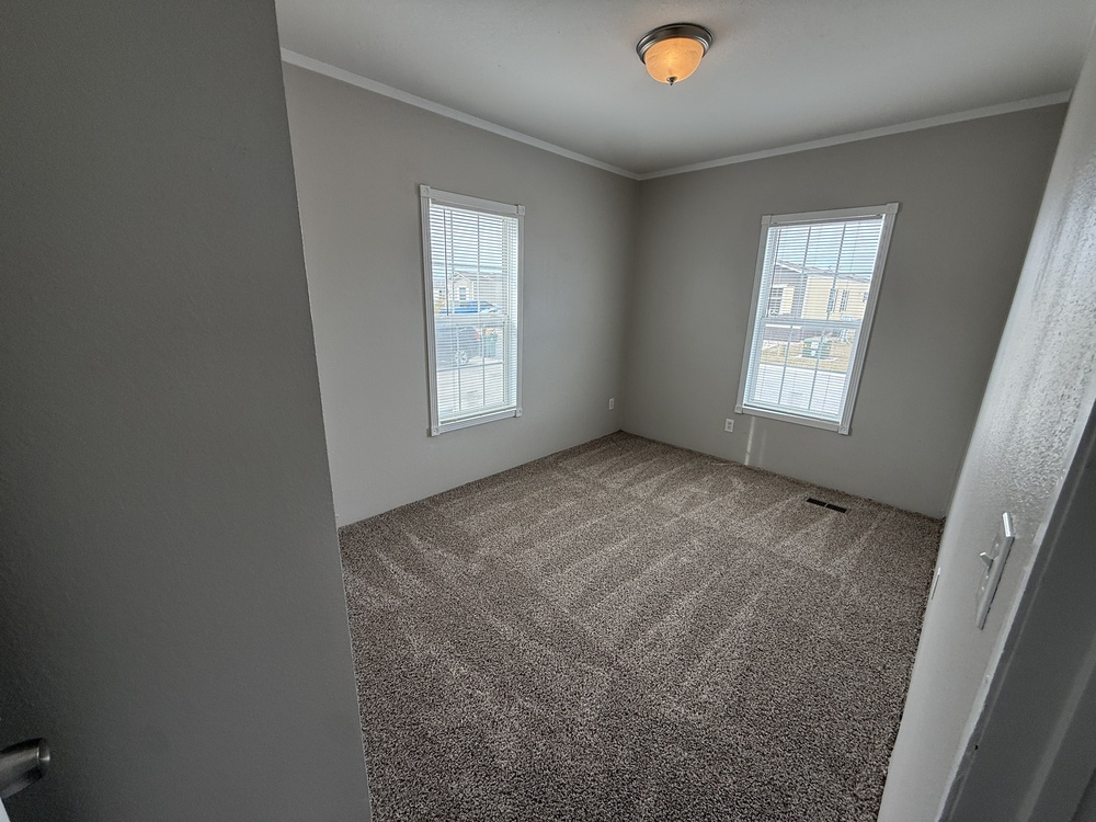 3 Bed 2 Bath 2001 Redman - double wide - in Austin, TX - photo 9 of 10