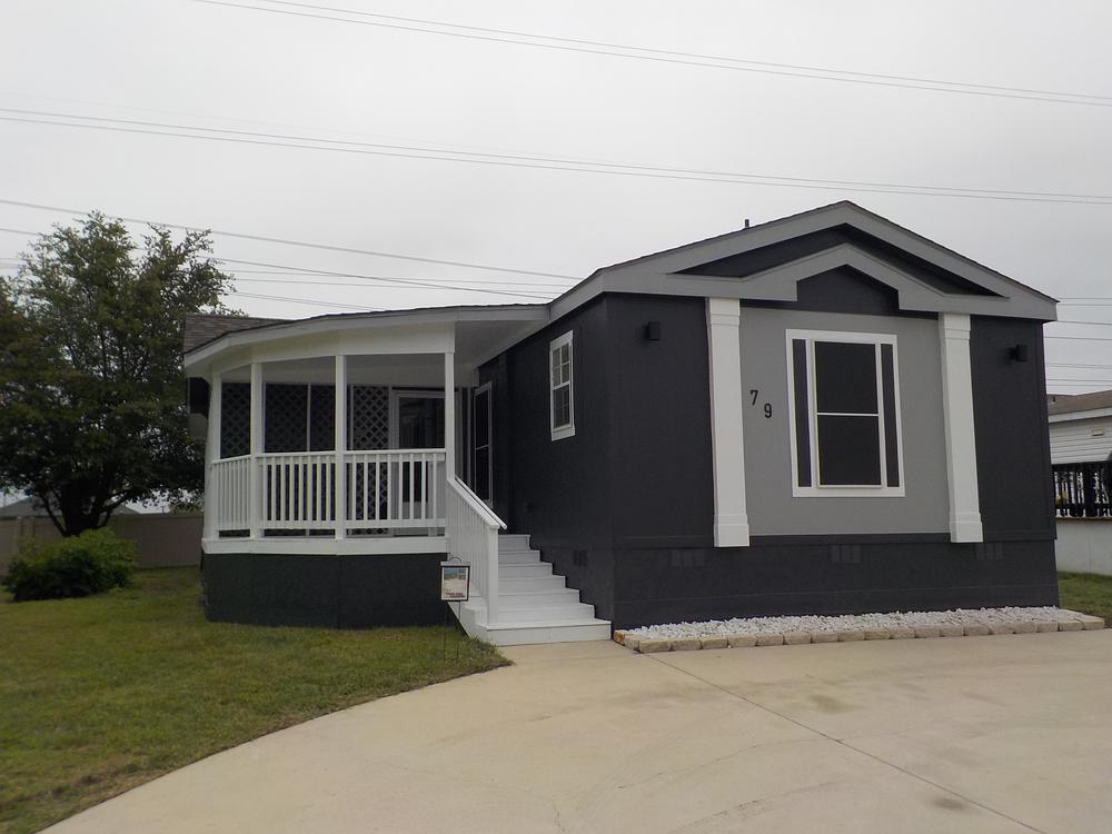 3 Bed 2 Bath 2002 Hbos Mfg Lp — 1 / 12