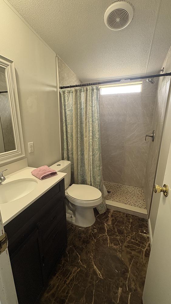 3 Bed 2 Bath 1997 Skyline - triple wide - in Davenport, FL - photo 6 of 12