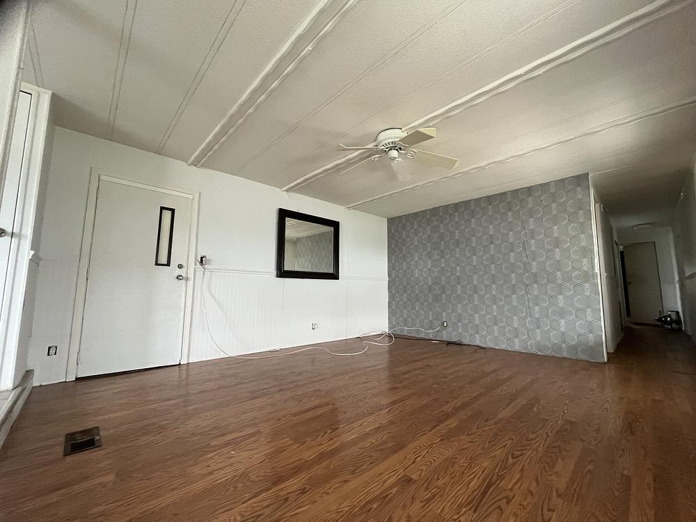 2 Bed 2 Bath 1980 Home - single wide - in North Fort Myers, FL - photo 2 of 12