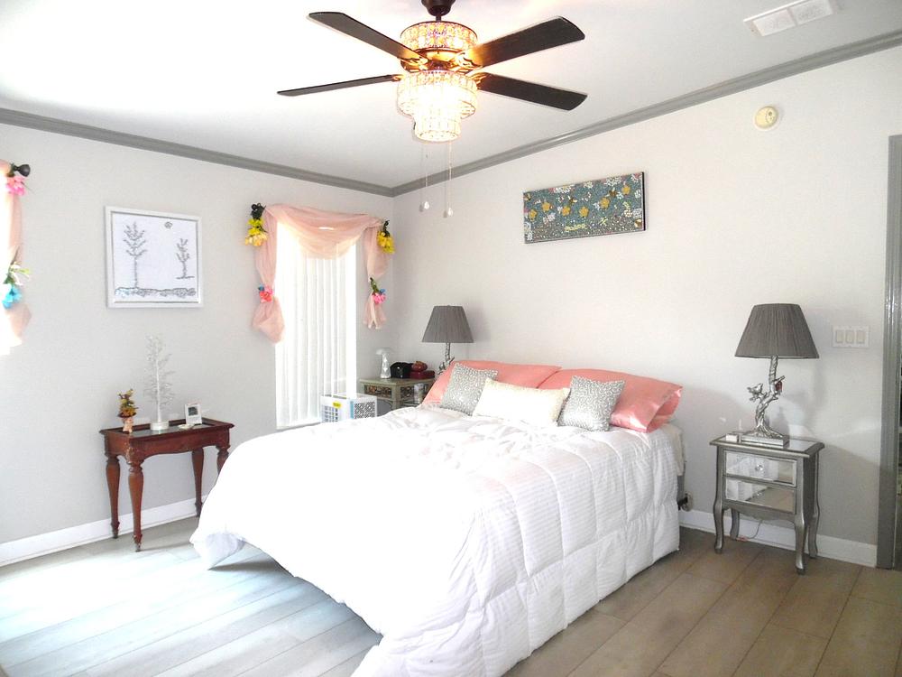 3 Bed 2 Bath 2006 Homes Of Merit - triple wide - in Davenport, FL - photo 9 of 12