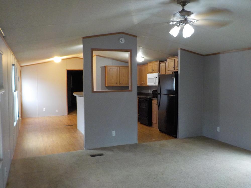3 Bed 2 Bath 2009 Clayton - double wide - in San Antonio, TX - photo 9 of 12