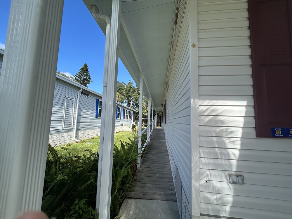 3 Bed 2 Bath 1994 Home - double wide - in Merritt Island, FL - photo 3 of 12