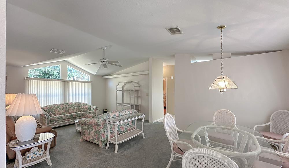 2 Bed 2 Bath 1997 Skyline - double wide - in Lady Lake, FL - photo 3 of 12