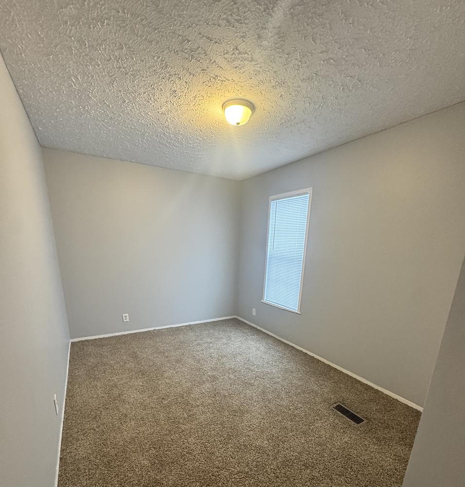 3 Bed 2 Bath 2014 Clayton - double wide - in Jackson, MI - photo 5 of 12