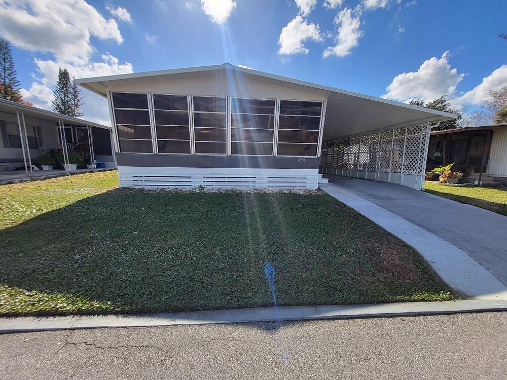 2 Bed 2 Bath 1980 Gulf - single wide - in Orlando, FL - photo 2 of 12