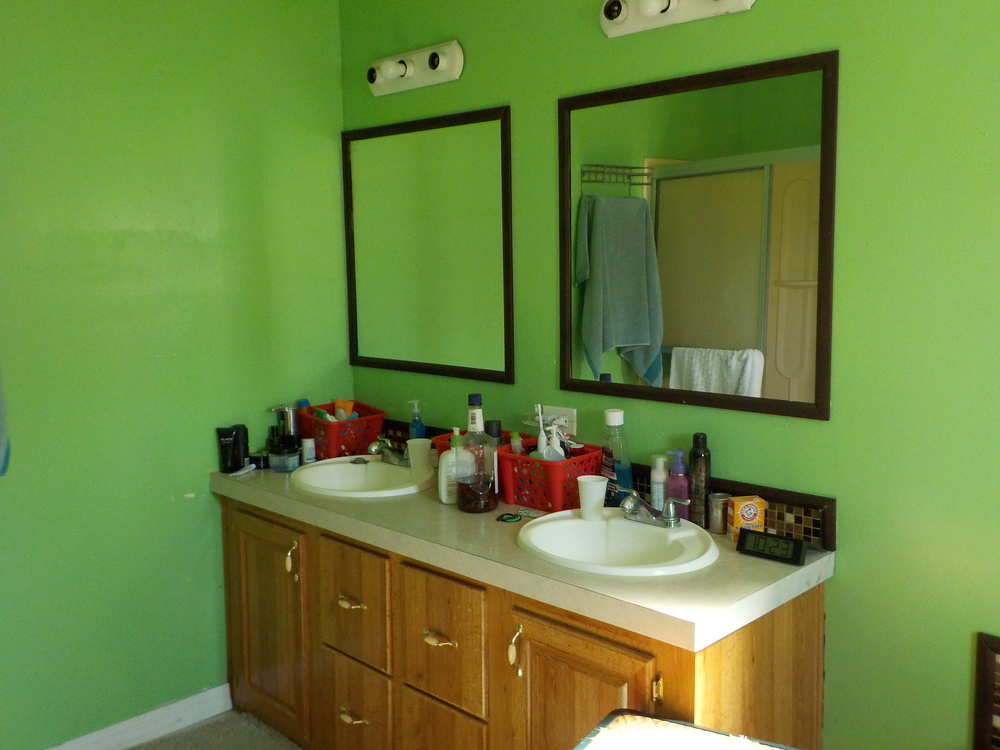 4 Bed 2 Bath 2002 Crest Ridge - double wide - in San Antonio, TX - photo 7 of 12