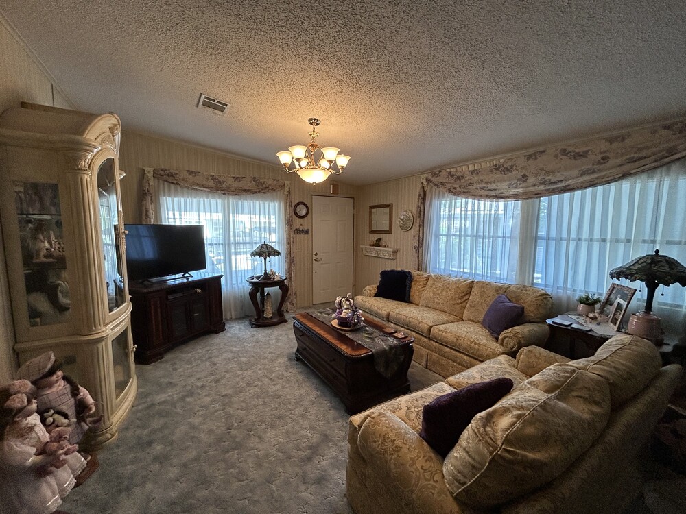 2 Bed 2 Bath 1988 Other - double wide - in Merritt Island, FL - photo 7 of 12