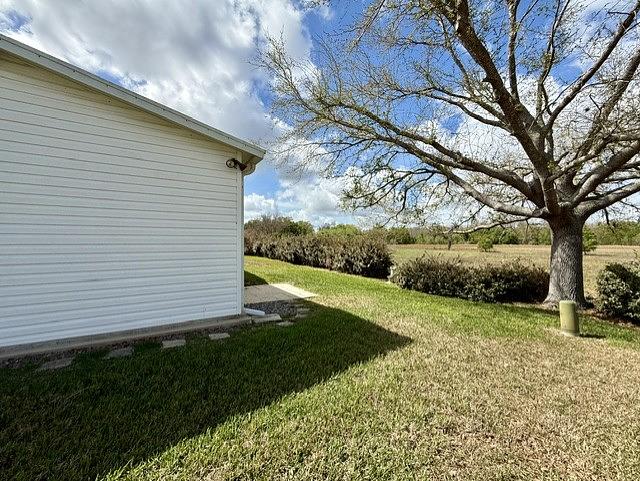 2 Bed 2 Bath 2005 Homes Of Merit - double wide - in Davenport, FL - photo 2 of 12
