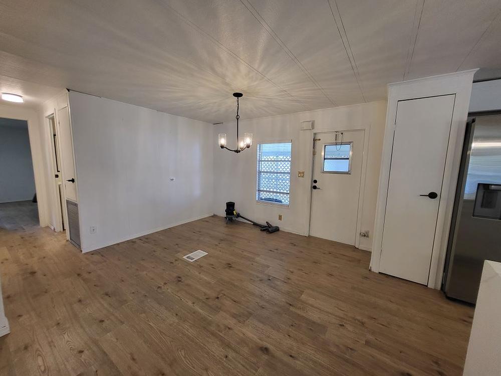 2 Bed 2 Bath 1980 Gulf - single wide - in Orlando, FL - photo 4 of 12