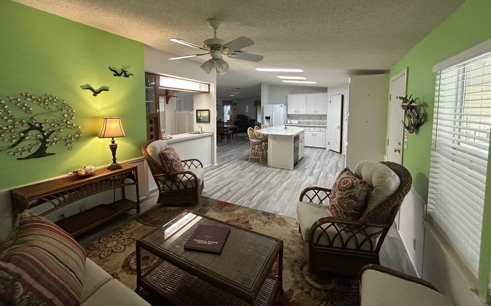2 Bed 2 Bath 1997 Homes Of Merit - double wide - in Merritt Island, FL - photo 3 of 12
