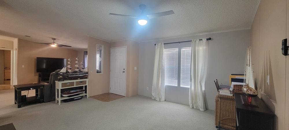 3 Bed 2 Bath 1994 Mobile Home - double wide - in Orlando, FL - photo 5 of 12