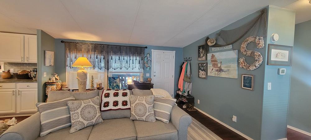 3 Bed 2 Bath 1993 Mobile Home - double wide - in Orlando, FL - photo 4 of 12